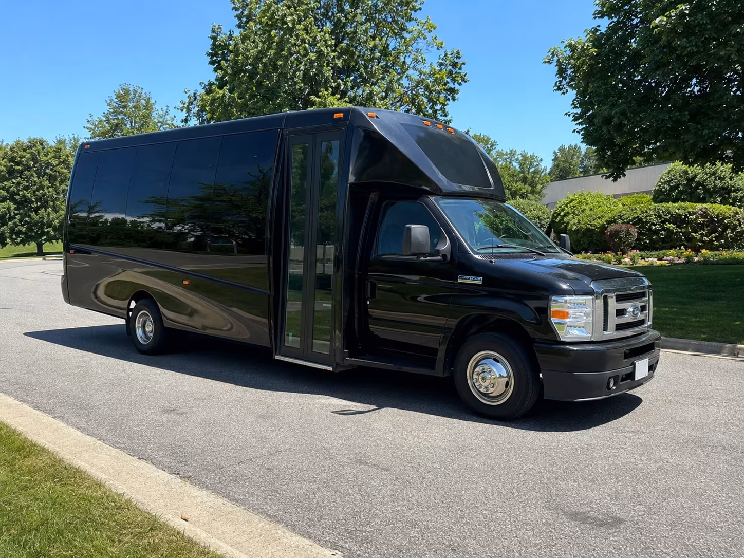 affordable vallejo prom party bus prices split across your group